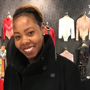 Meet your Posher, Latisha